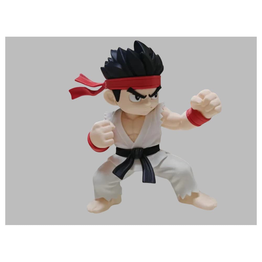Chibi Ryu — studio fundo claro