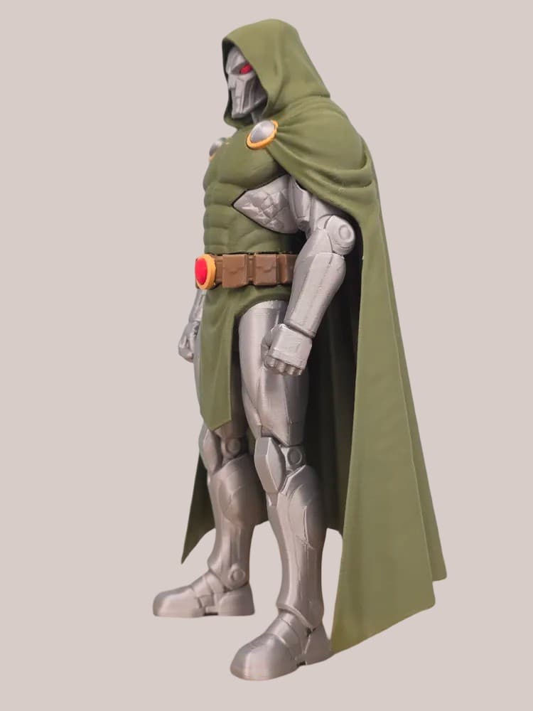 Doctor Doom — frente studio