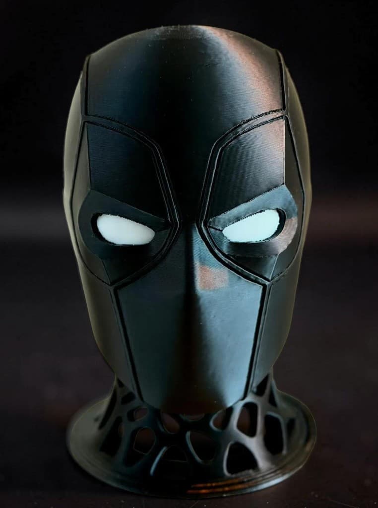 Suporte headset Deadpool — detalhe base voronoi